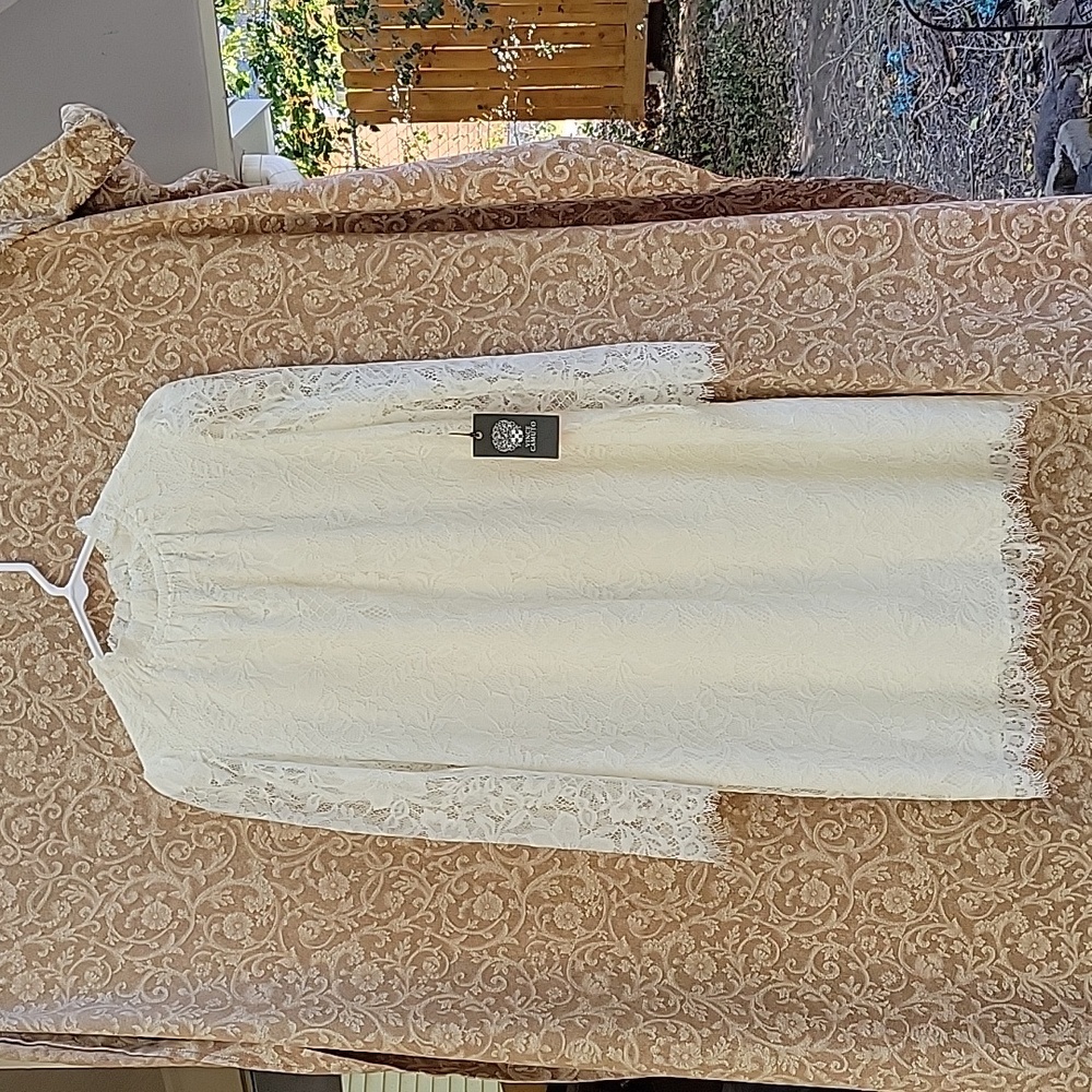 Romantic Vince Camuto Vintage Ivory lace Shift Dress (10) sells for $110!